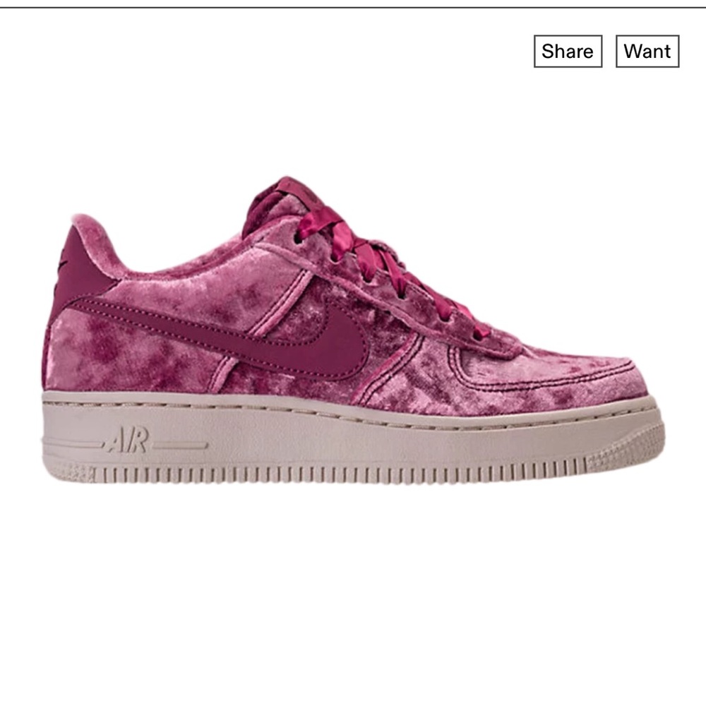 VELVET AIR FORCE ONE